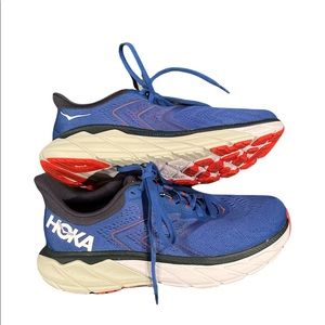 Hoka One One Arahi Running shoes